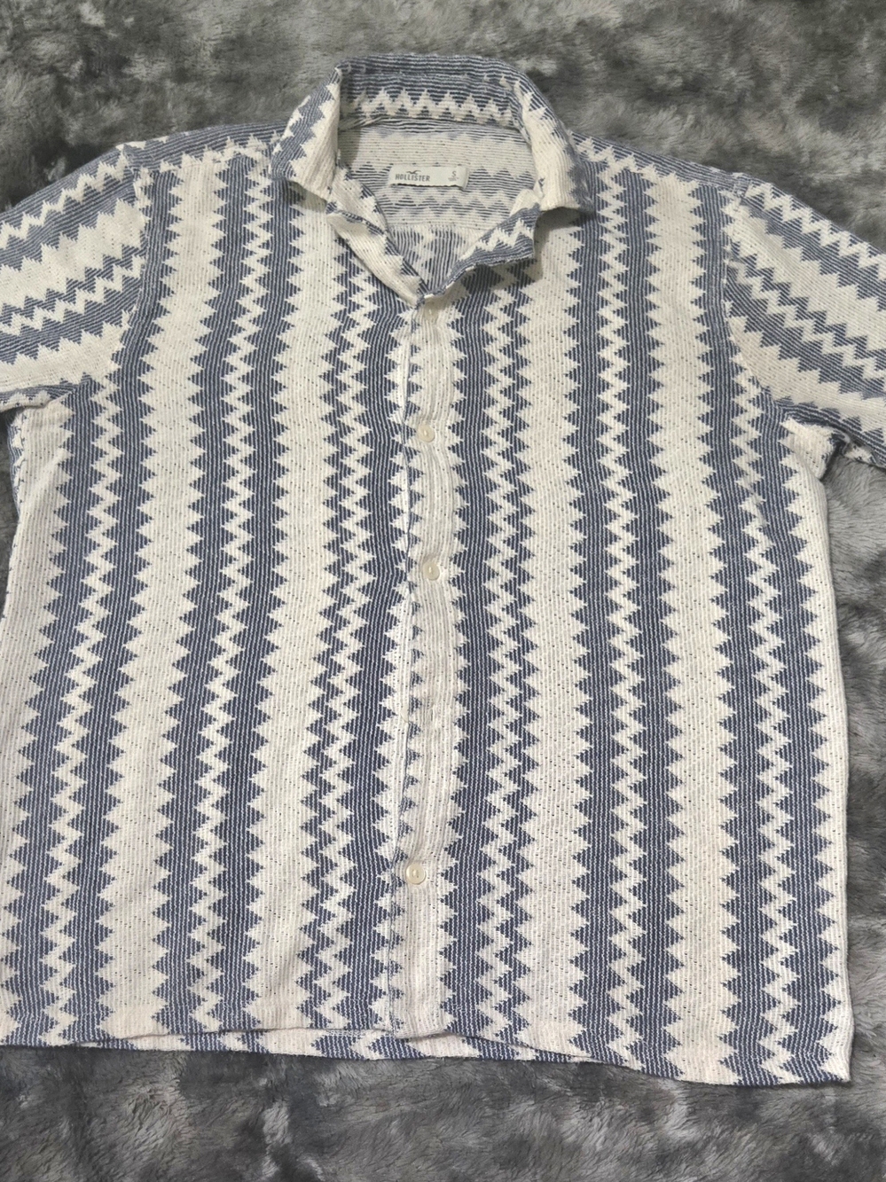 Hollister Men's Small Blue White Geometric Stripe Button Front Shirt